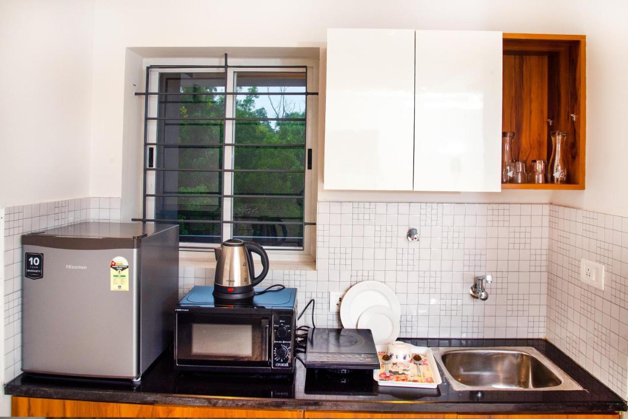 Beach Heaven Deluxe Rooms & Serviced Apartments Suratakal Exterior photo
