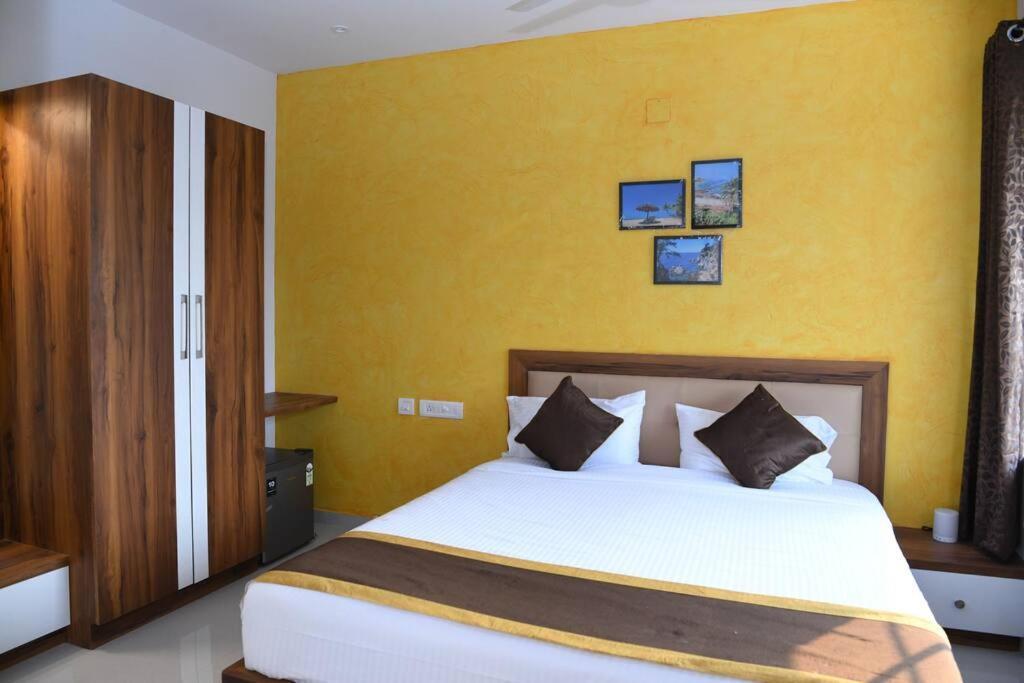 Beach Heaven Deluxe Rooms & Serviced Apartments Suratakal Exterior photo